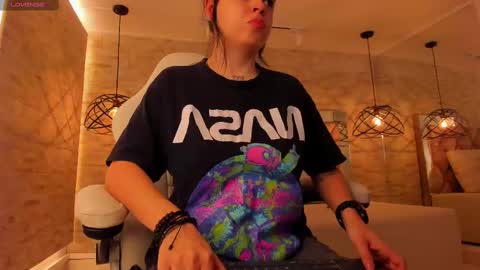  DOROTHY online show from February 2025 06:03:01 AM