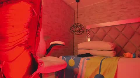  DOROTHY online show from February 2025 09:25:02 AM