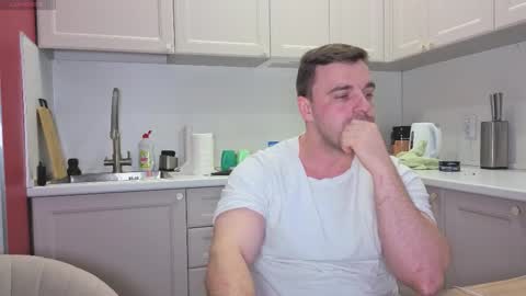 Snapshot of dosilasa chatting on October 2025 06:19:01 PM Sasha online show from October 2025 06:19:01 PM