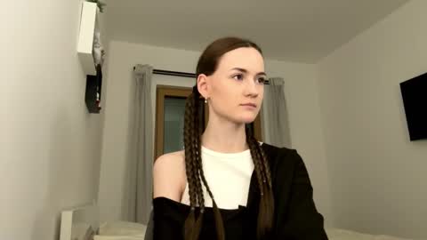 Snapshot of double_sun chatting on March 2026 08:04:02 PM Alice and Mark online show from March 2026 08:04:02 PM