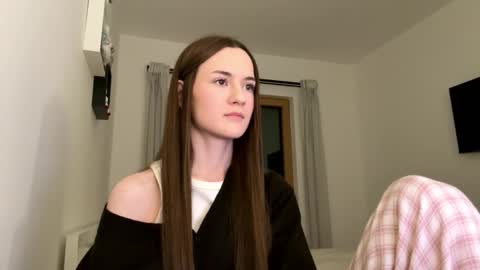 Snapshot of double_sun chatting on March 2026 09:21:01 PM Alice and Mark online show from March 2026 09:21:01 PM