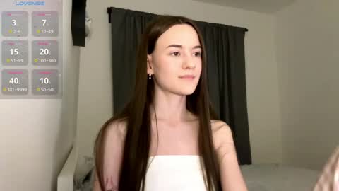 Snapshot of double_sun chatting on April 2026 08:13:02 PM Alice and Mark online show from April 2026 08:13:02 PM