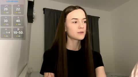 Snapshot of double_sun chatting on April 2026 09:09:01 PM Alice and Mark online show from April 2026 09:09:01 PM