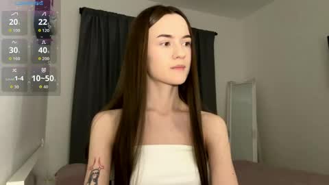 Snapshot of double_sun chatting on April 2026 01:09:02 AM Alice and Mark online show from April 2026 01:09:02 AM