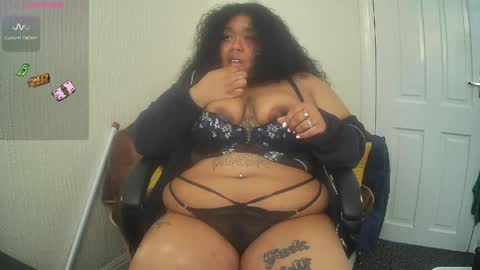 Snapshot of doubleddelirium chatting on April 2026 01:24:02 PM DeeDee online show from April 2026 01:24:02 PM