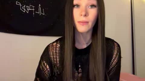 Snapshot of doublesees chatting on October 2025 05:31:01 AM MOLLYYYY dont forget to give me a thumb up online show from October 2025 05:31:01 AM