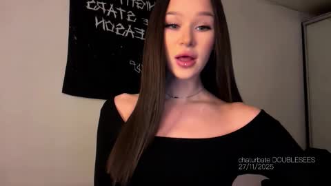 Snapshot of doublesees chatting on November 2025 02:08:01 PM MOLLYYYY dont forget to give me a thumb up online show from November 2025 02:08:01 PM