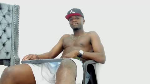 DOUGLAS online show from October 2025 02:14:02 PM