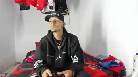 Snapshot of douglas_gallegos chatting on April 2026 07:55:01 AM douglas_gallegos online show from April 2026 07:55:01 AM