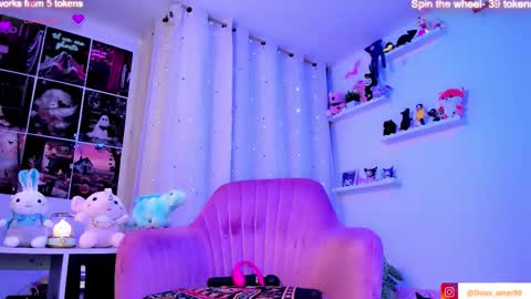 Snapshot of doux_amer chatting on November 2025 03:12:01 PM VickyHelp me to reach 300 thumbs up online show from November 2025 03:12:01 PM