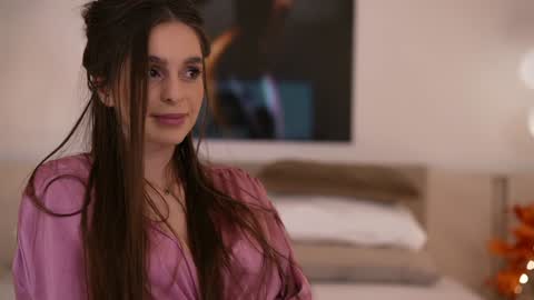 Snapshot of dovia chatting on November 2025 07:52:01 AM . . online show from November 2025 07:52:01 AM