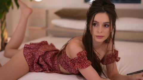 Snapshot of dovia chatting on November 2025 07:38:02 AM . . online show from November 2025 07:38:02 AM