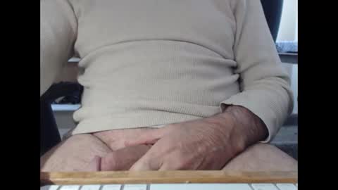 Snapshot of down69_4_u chatting on January 2026 08:25:02 PM down69_4_u online show from January 2026 08:25:02 PM