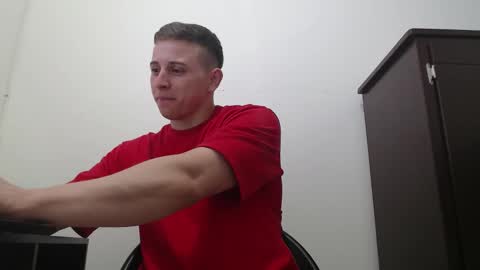 draco_boy2000 online show from October 2025 09:36:01 PM