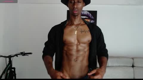 Snapshot of drake_brown_23 chatting on October 2025 12:43:01 AM Drake 23 online show from October 2025 12:43:01 AM