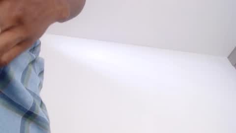 Snapshot of drake_brown_23 chatting on November 2025 03:27:02 PM Drake 23 online show from November 2025 03:27:02 PM