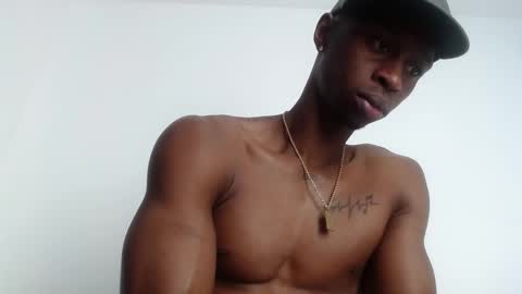 Snapshot of drake_brown_23 chatting on December 2025 08:03:01 PM Drake 23 online show from December 2025 08:03:01 PM