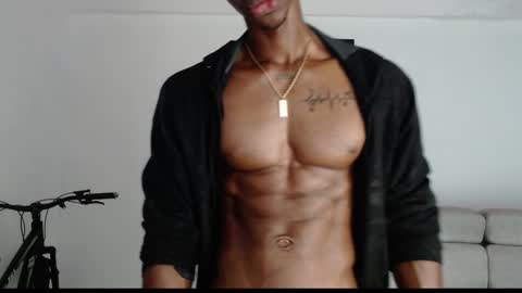 Snapshot of drake_brown_23 chatting on March 2026 04:42:01 PM Drake 23 online show from March 2026 04:42:01 PM