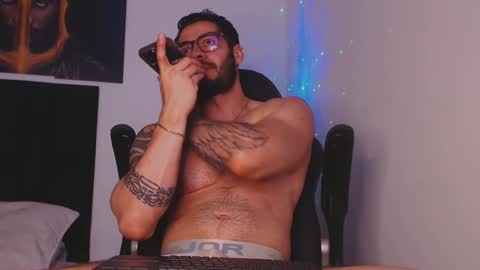 drake_cole11 online show from December 2024 03:33:02 PM