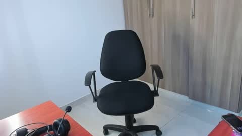 Snapshot of drake_the_kingmaster chatting on October 2025 04:04:01 PM ig kingmaster777 online show from October 2025 04:04:01 PM