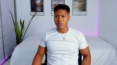 Snapshot of drake_thonson chatting on October 2025 03:12:02 AM drake_thonson online show from October 2025 03:12:02 AM