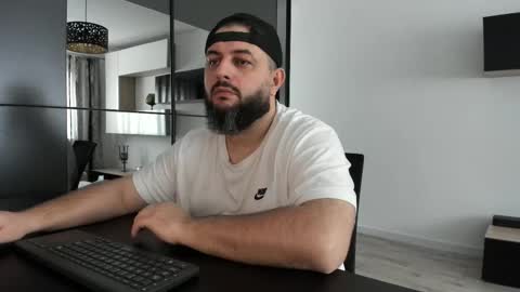 Snapshot of dravenpeak chatting on October 2025 10:32:02 AM DravenPeak online show from October 2025 10:32:02 AM