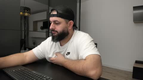 Snapshot of dravenpeak chatting on October 2025 07:59:01 PM DravenPeak online show from October 2025 07:59:01 PM