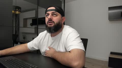 Snapshot of dravenpeak chatting on October 2025 05:36:01 PM DravenPeak online show from October 2025 05:36:01 PM