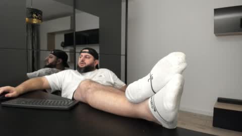 Snapshot of dravenpeak chatting on November 2025 11:26:01 PM DravenPeak online show from November 2025 11:26:01 PM