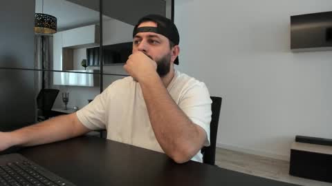 Snapshot of dravenpeak chatting on November 2025 09:59:01 AM DravenPeak online show from November 2025 09:59:01 AM