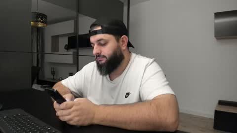 Snapshot of dravenpeak chatting on November 2025 10:04:02 PM DravenPeak online show from November 2025 10:04:02 PM