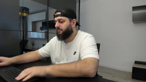 Snapshot of dravenpeak chatting on November 2025 02:01:01 PM DravenPeak online show from November 2025 02:01:01 PM