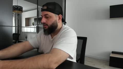 Snapshot of dravenpeak chatting on November 2025 09:19:02 AM DravenPeak online show from November 2025 09:19:02 AM