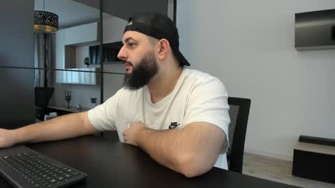 Snapshot of dravenpeak chatting on November 2025 10:47:02 AM DravenPeak online show from November 2025 10:47:02 AM