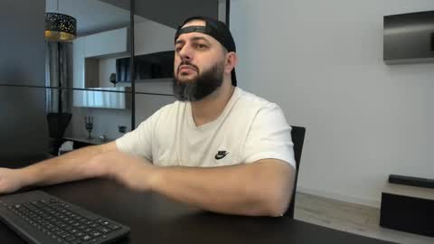 Snapshot of dravenpeak chatting on November 2025 10:48:01 AM DravenPeak online show from November 2025 10:48:01 AM