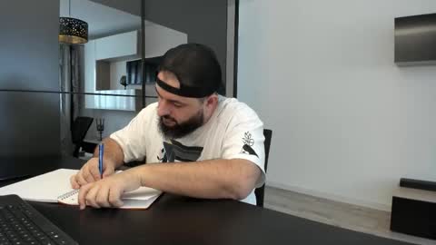 Snapshot of dravenpeak chatting on November 2025 10:49:02 AM DravenPeak online show from November 2025 10:49:02 AM