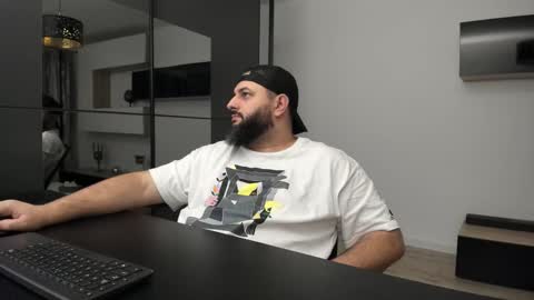 Snapshot of dravenpeak chatting on November 2025 08:44:01 PM DravenPeak online show from November 2025 08:44:01 PM