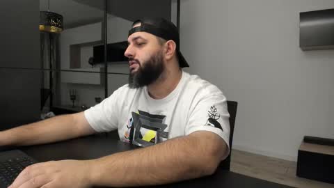 Snapshot of dravenpeak chatting on November 2025 02:31:02 PM DravenPeak online show from November 2025 02:31:02 PM