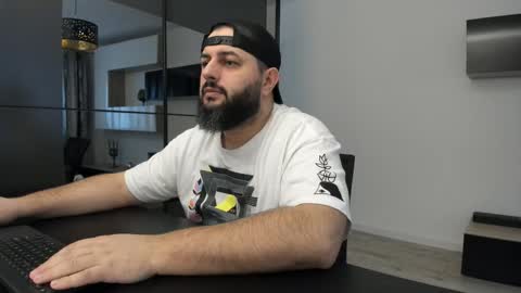 Snapshot of dravenpeak chatting on November 2025 12:09:02 PM DravenPeak online show from November 2025 12:09:02 PM