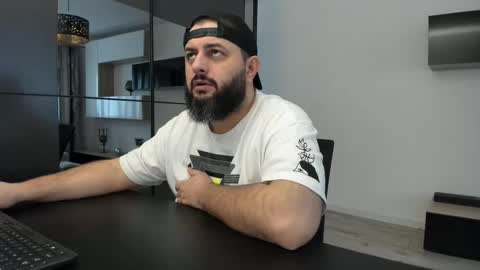 Snapshot of dravenpeak chatting on December 2025 10:09:01 AM DravenPeak online show from December 2025 10:09:01 AM