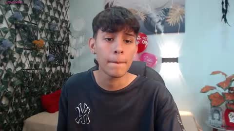 Snapshot of draxblade chatting on February 2026 01:27:02 PM DraxBlade online show from February 2026 01:27:02 PM