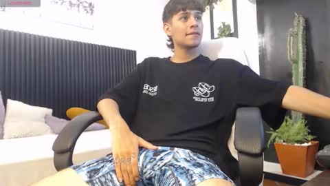 Snapshot of draxblade chatting on March 2026 09:08:01 PM DraxBlade online show from March 2026 09:08:01 PM