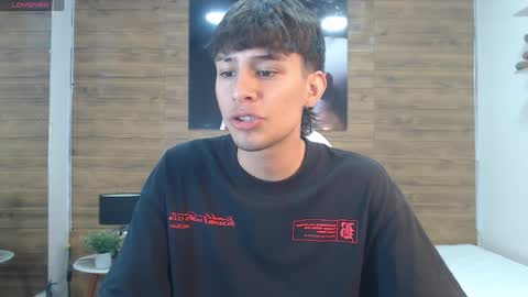 Snapshot of draxblade chatting on April 2026 05:32:01 PM DraxBlade online show from April 2026 05:32:01 PM