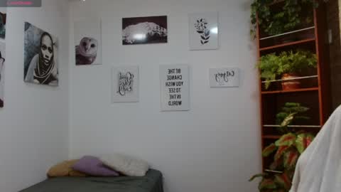 Snapshot of draxblade chatting on April 2026 08:58:01 PM DraxBlade online show from April 2026 08:58:01 PM