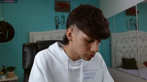 Snapshot of draxblade chatting on April 2026 07:29:02 PM DraxBlade online show from April 2026 07:29:02 PM