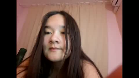 Snapshot of dream_couple_yee chatting on May 2026 08:27:01 PM Diane and Diamon online show from May 2026 08:27:01 PM