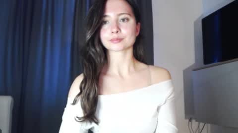 Nicole online show from October 2025 02:07:02 PM