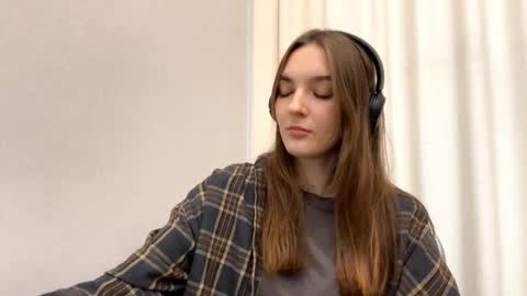 Snapshot of dreamagould chatting on November 2025 06:19:02 AM Bett online show from November 2025 06:19:02 AM