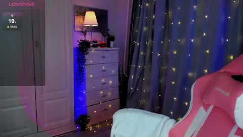 Snapshot of dreamaise chatting on March 2025 05:17:02 PM  Mary   pvt open    use pink and blue app lovense online show from March 2025 05:17:02 PM