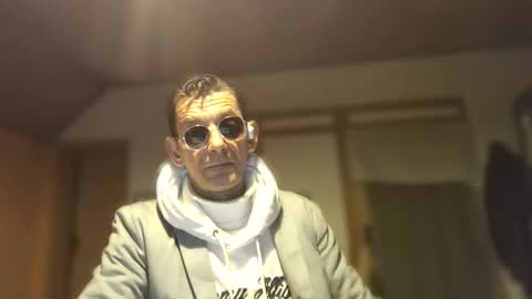 Dreambob online show from November 2025 12:02:01 AM